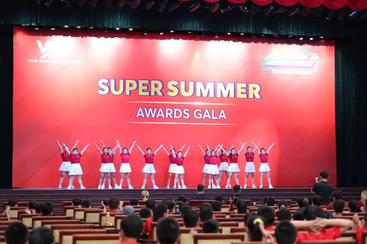 VUS Super Summer Awards Gala - Lễ vinh danh học viên xuất sắc từ ba cuộc thi học thuật lớn nhất mùa hè