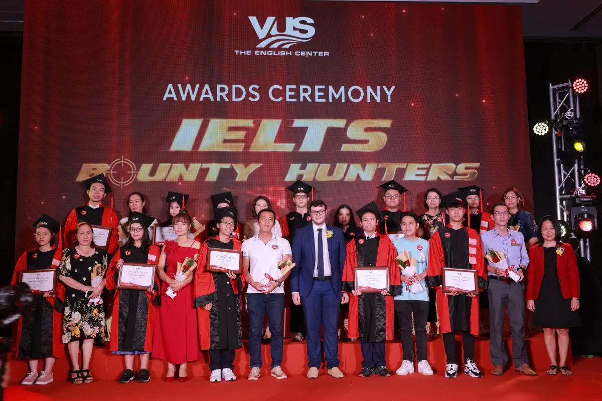 VUS VINH DANH 38 IELTS BOUNTY HUNTERS TRONG SỰ KIỆN MÔ PHỎNG CHUYẾN BAY ĐẾN TƯƠNG LAI