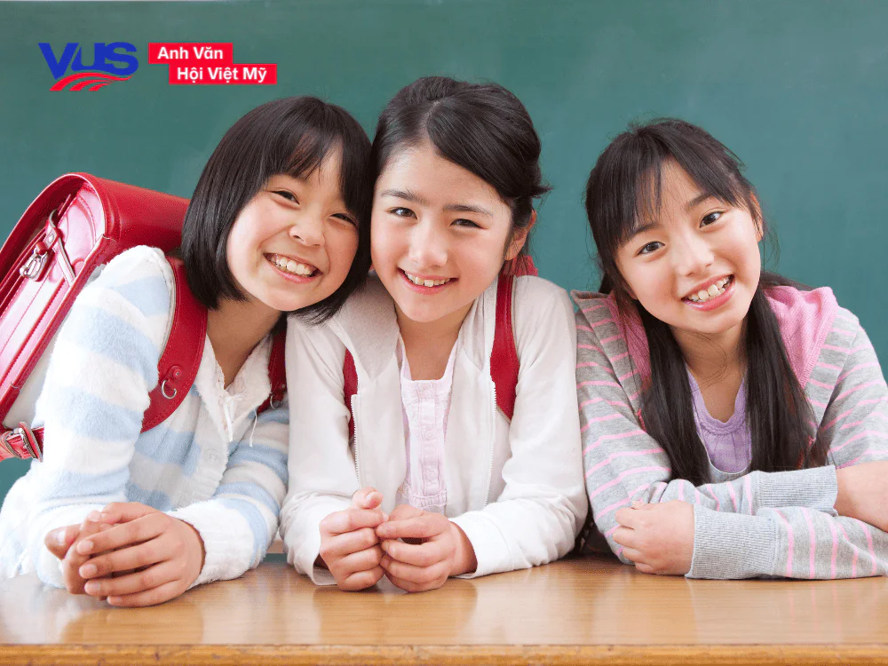 Bé học tiếng Anh qua bài hát rất vui