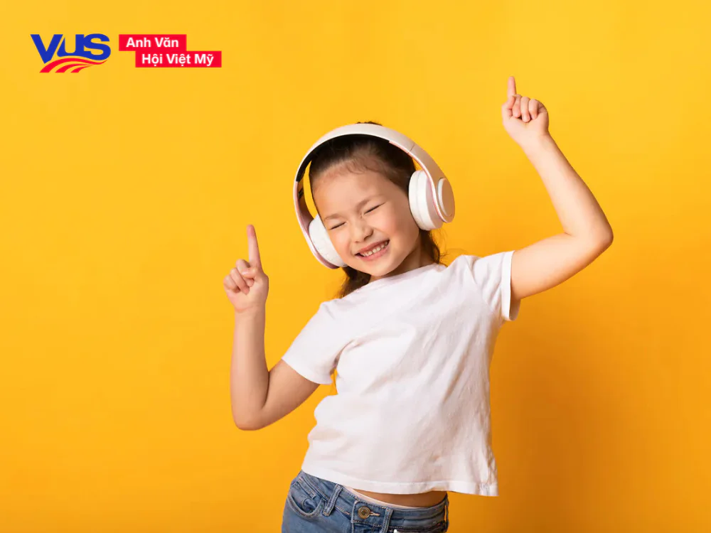 Bé học tiếng Anh qua bài hát: Lợi ích vượt trội mà cha mẹ không nên bỏ qua