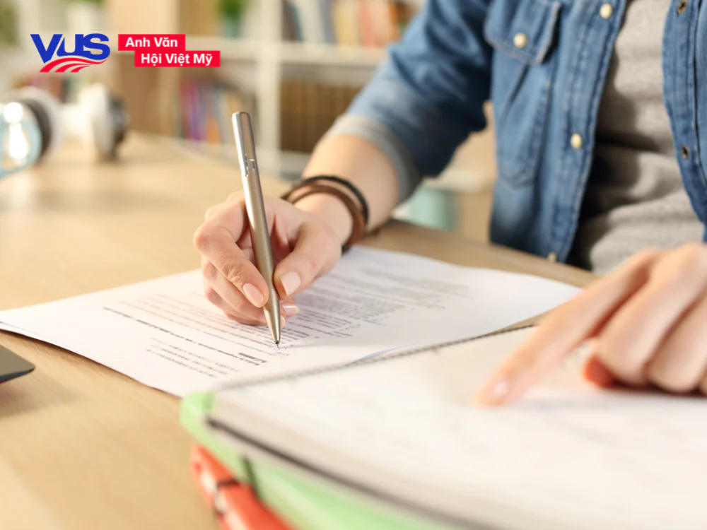 5 dạng bài tập với Essential giúp bạn nắm rõ cách dùng chuẩn của từ này