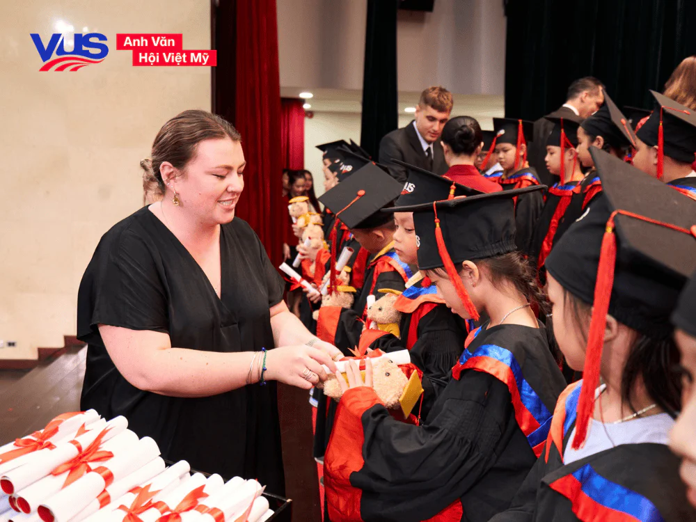 VUS là trung tâm Anh ngữ uy tín với nhiều khóa học phù hợp với mọi lứa tuổi