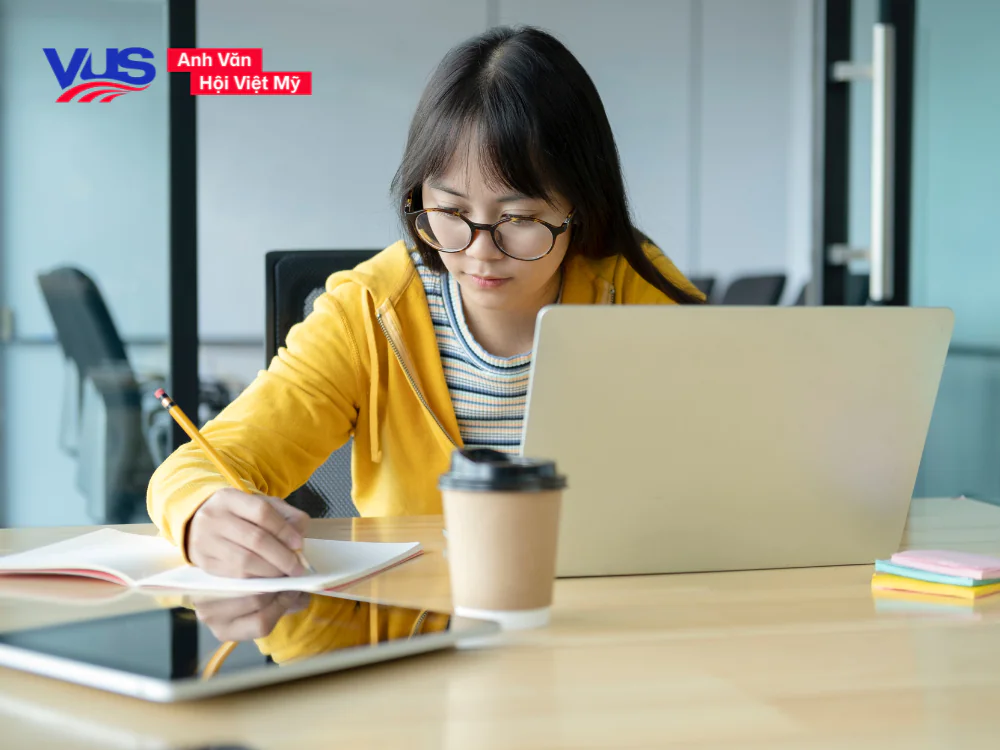 Cùng VUS tìm hiểu cấu trúc câu bị động trong tiếng Anh lớp 7