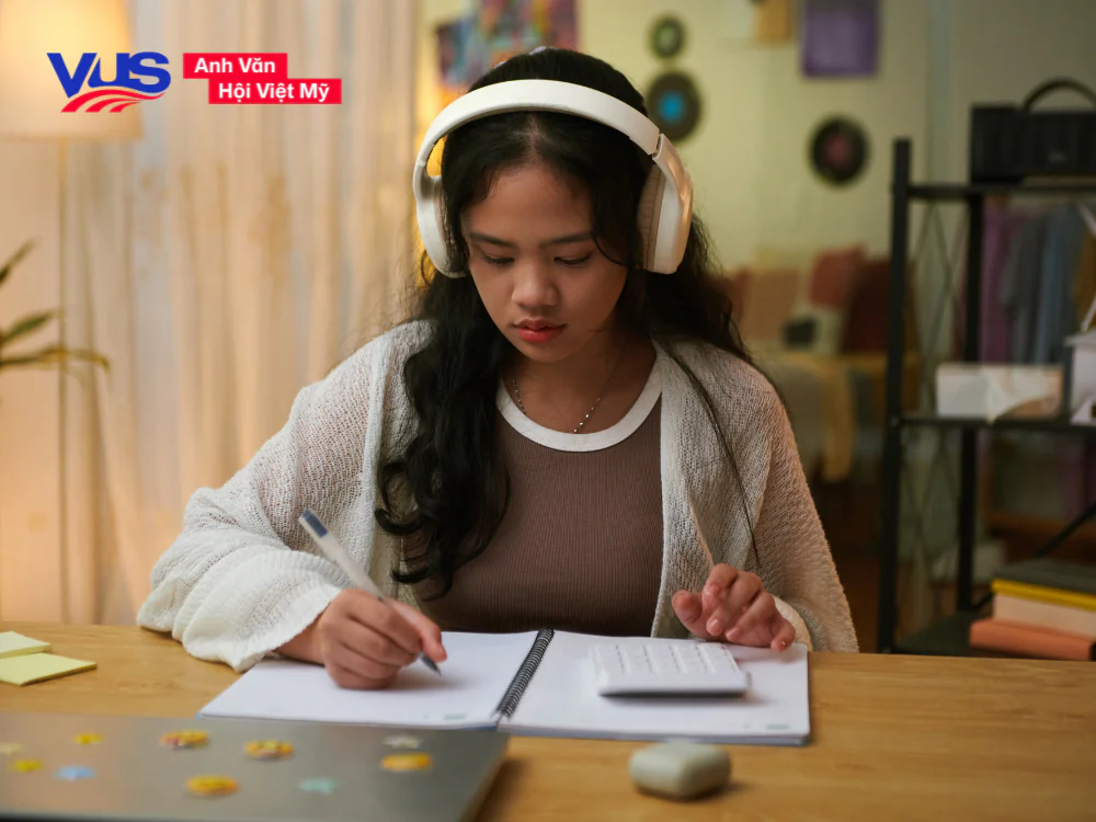 Finish đi với giới từ gì