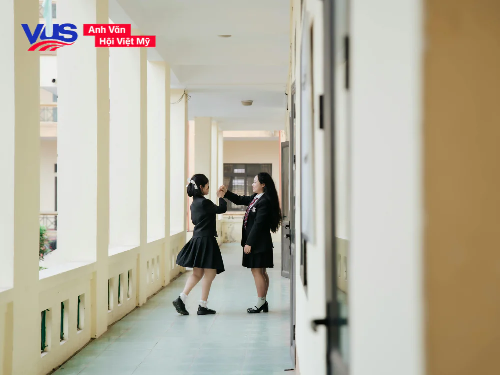 Tự giới thiệu về bản thân bằng tiếng Anh lớp 6