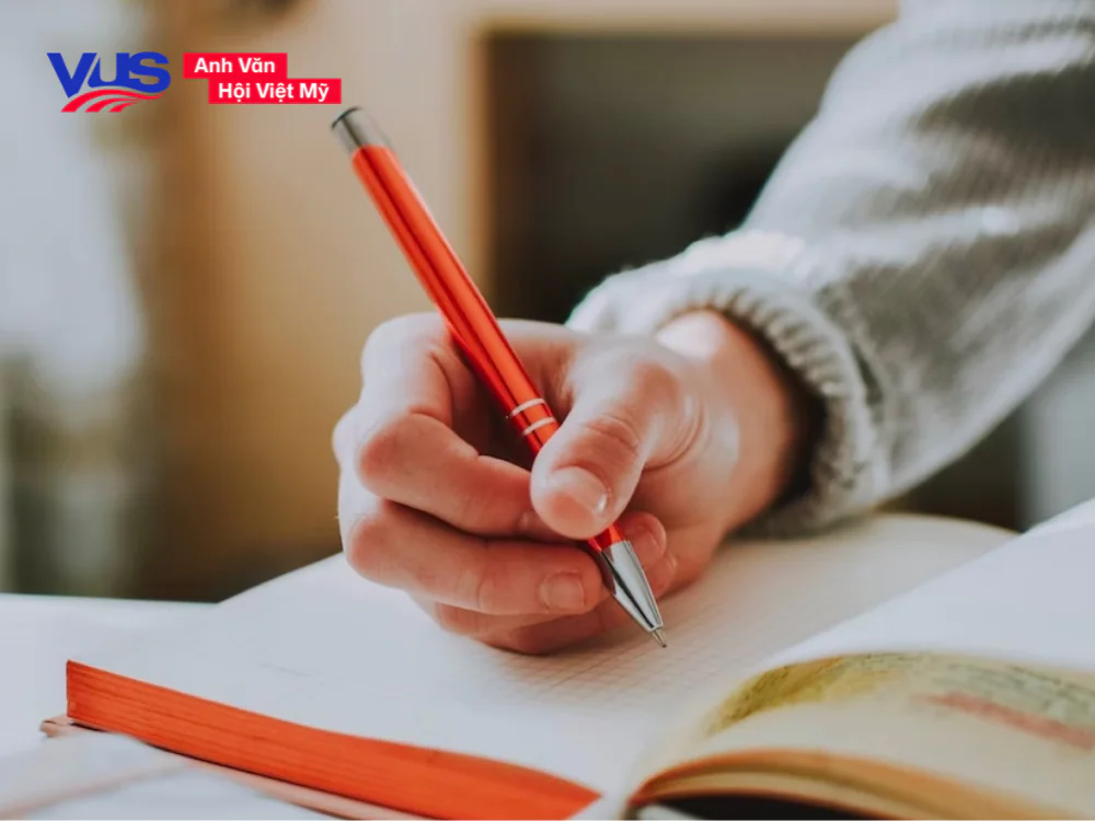 Cùng VUS tìm hiểu về các biển báo giao thông bằng tiếng anh lớp 7