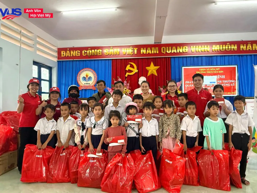 VUS viết tiếp hành trình nhân ái 'gửi yêu thương - nâng bước em đến trường' 