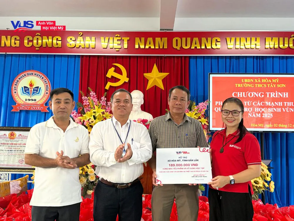 VUS viết tiếp hành trình nhân ái 'gửi yêu thương - nâng bước em đến trường' 