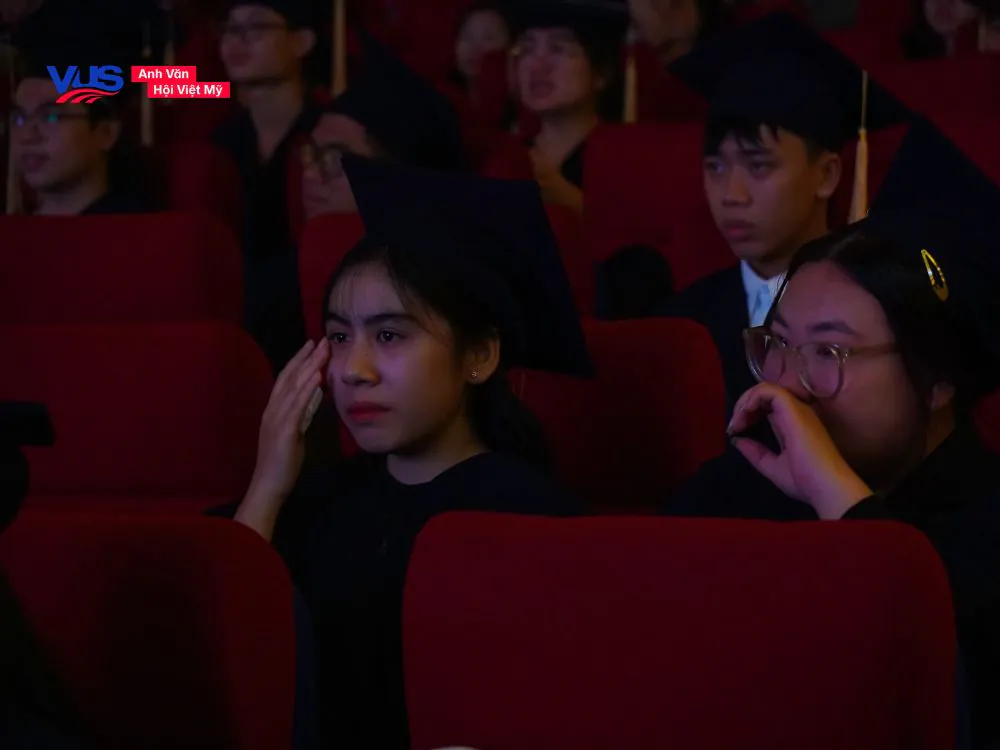 VUS phối hợp c&ugrave;ng b&aacute;o tiền phong trao 120 suất học bổng tiếng Anh to&agrave;n phần trong h&agrave;nh tr&igrave;nh 'n&acirc;ng bước thủ khoa'