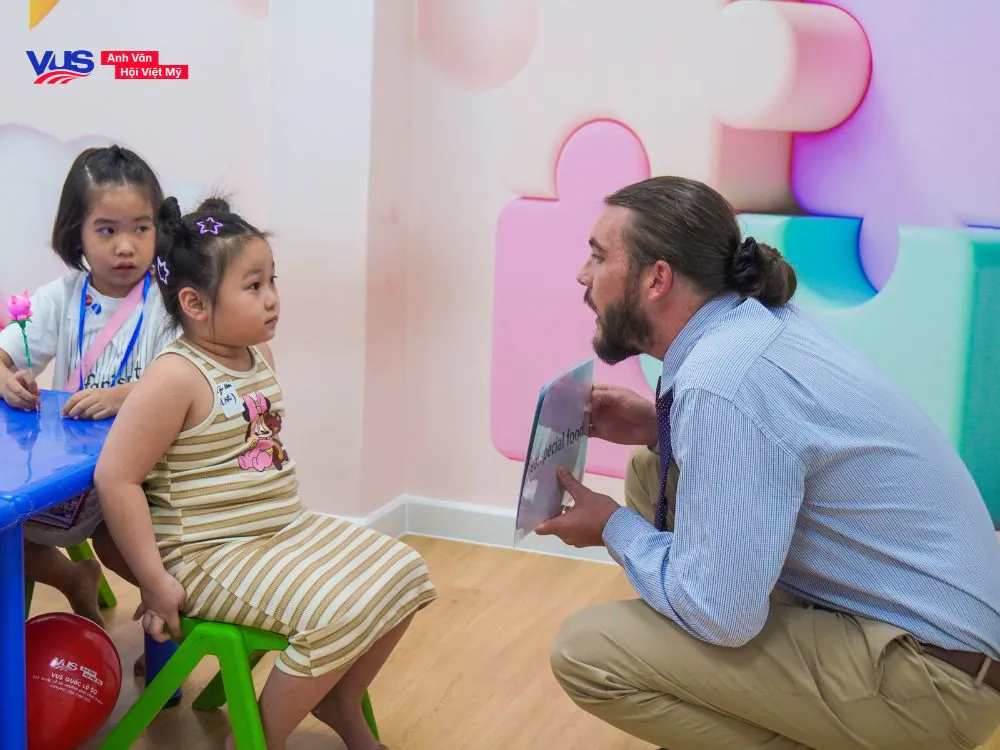 VUS quốc lộ 50 ch&iacute;nh thức đi v&agrave;o hoạt động: khởi đầu h&agrave;nh tr&igrave;nh tri thức rực rỡ ch&agrave;o xu&acirc;n 2026