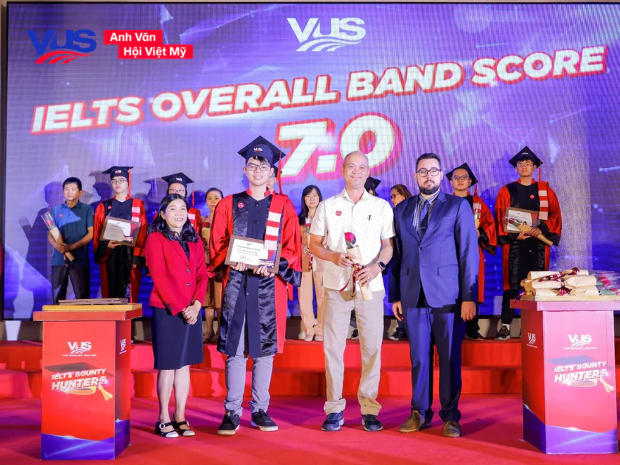 VUS tự h&agrave;o c&oacute; hơn 2,700 học vi&ecirc;n đạt th&agrave;nh t&iacute;ch IELTS 7.0+