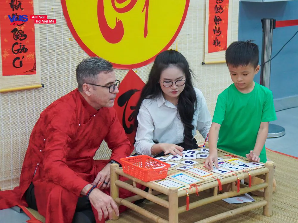 VUS quốc lộ 50 ch&iacute;nh thức đi v&agrave;o hoạt động: khởi đầu h&agrave;nh tr&igrave;nh tri thức rực rỡ ch&agrave;o xu&acirc;n 2026