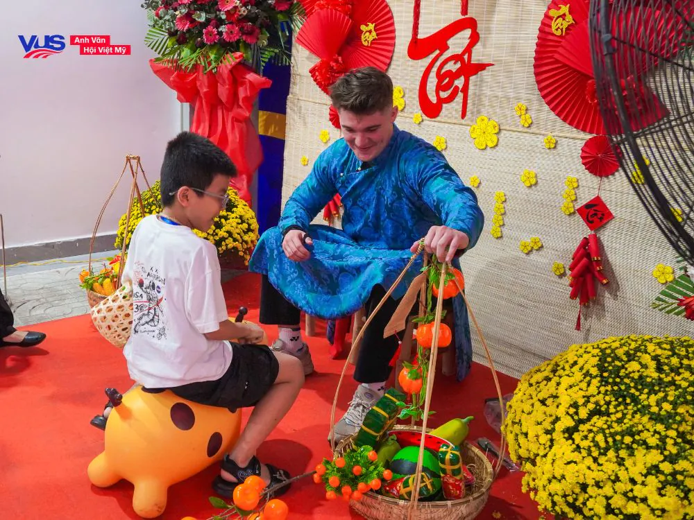 VUS quốc lộ 50 ch&iacute;nh thức đi v&agrave;o hoạt động: khởi đầu h&agrave;nh tr&igrave;nh tri thức rực rỡ ch&agrave;o xu&acirc;n 2026