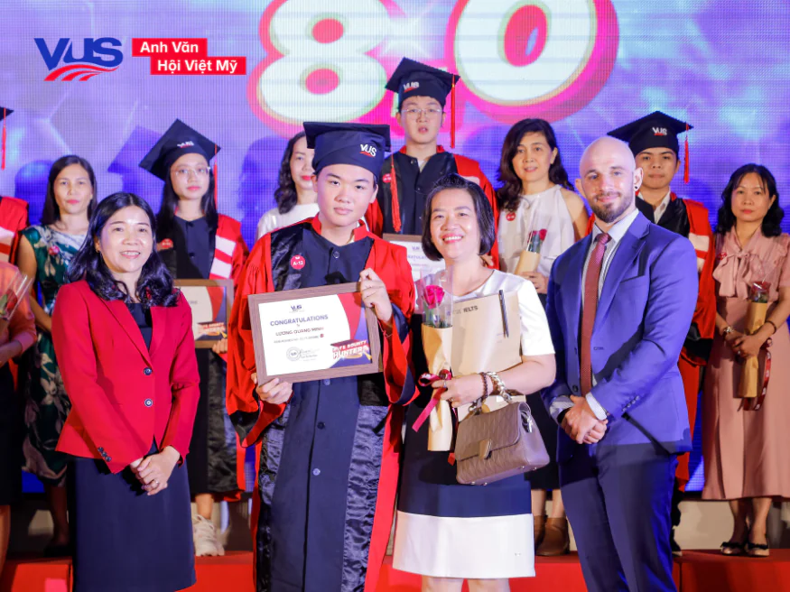Chinh phục IELTS 7.0+, mở cửa tương lai c&ugrave;ng VUS!