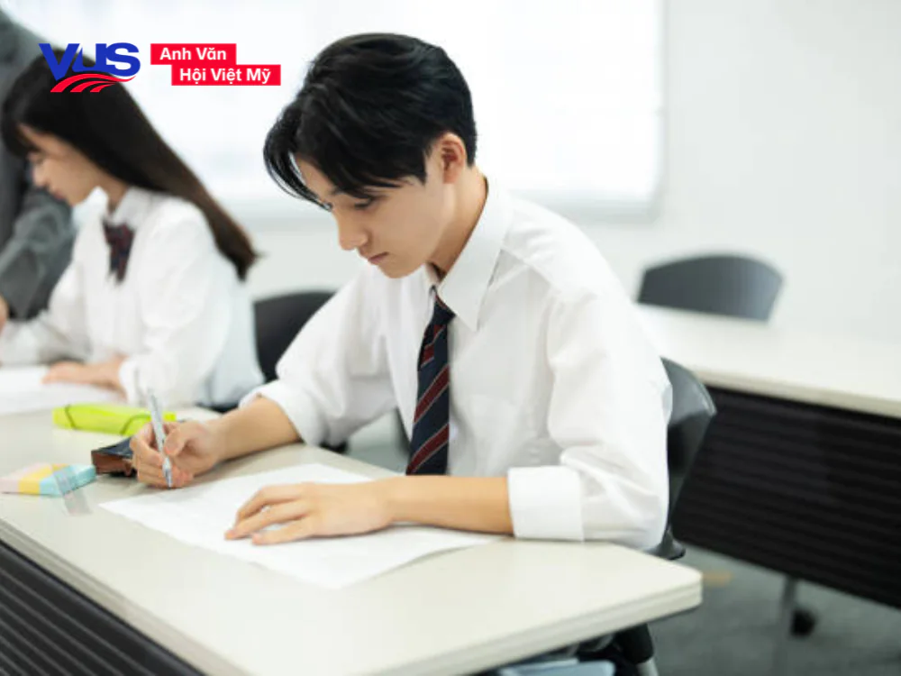 Bộ b&agrave;i tập thực h&agrave;nh gi&uacute;p bạn nắm vững kiến thức Tiếng Anh 9 Unit 12 Global Success