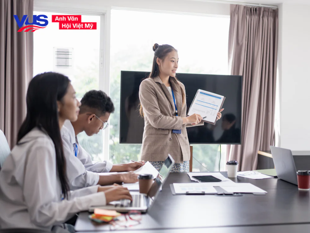 Trung t&acirc;m tiếng Anh giao tiếp cho người đi l&agrave;m