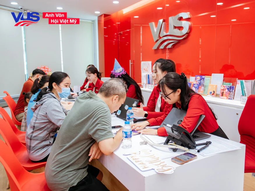 Giải ph&aacute;p t&agrave;i ch&iacute;nh th&ocirc;ng minh với ch&iacute;nh s&aacute;ch học ph&iacute; linh hoạt v&agrave; hỗ trợ trả g&oacute;p 0% l&atilde;i suất, gi&uacute;p ba mẹ an t&acirc;m đầu tư d&agrave;i hạn cho con