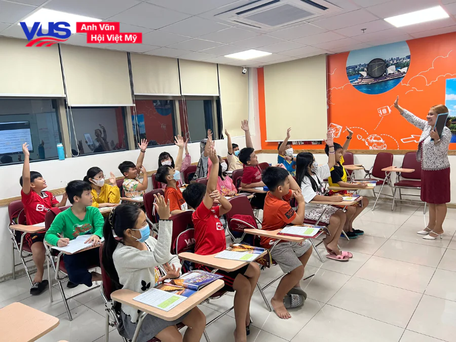 Vững nền tiếng Anh từ đầu cấp c&ugrave;ng VUS