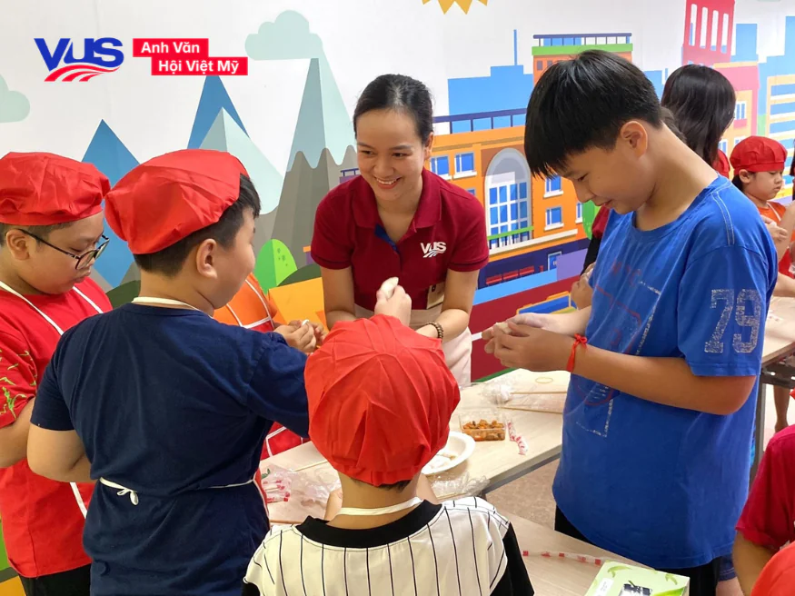 VUS &ndash; Bệ ph&oacute;ng Anh ngữ vững chắc, đồng h&agrave;nh c&ugrave;ng 2,7 triệu gia đ&igrave;nh Việt chinh phục ước mơ c&ocirc;ng d&acirc;n to&agrave;n cầu