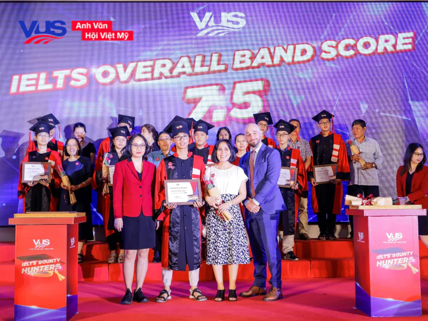 VUS đồng h&agrave;nh c&ugrave;ng học vi&ecirc;n tự tin bước ra thế giới với nền tảng Anh ngữ vững chắc