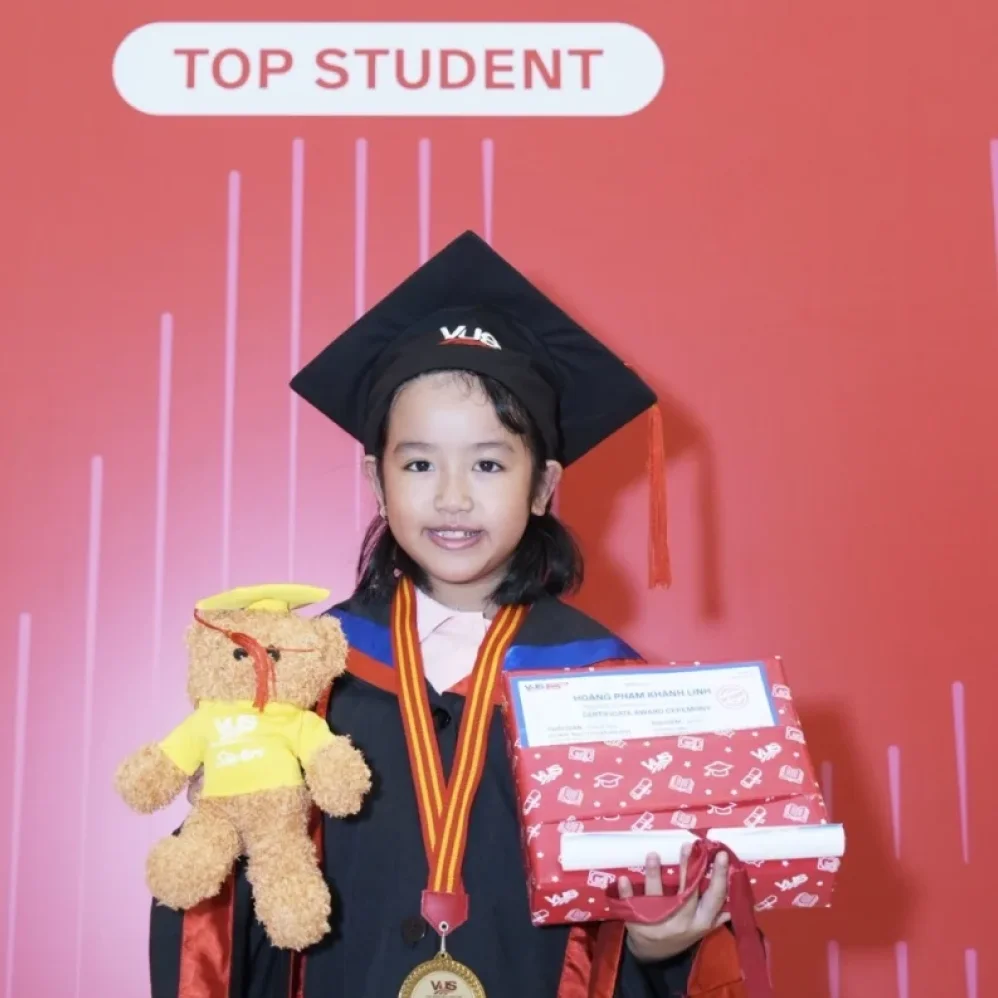 Học viên Hoàng Phạm Khánh Linh